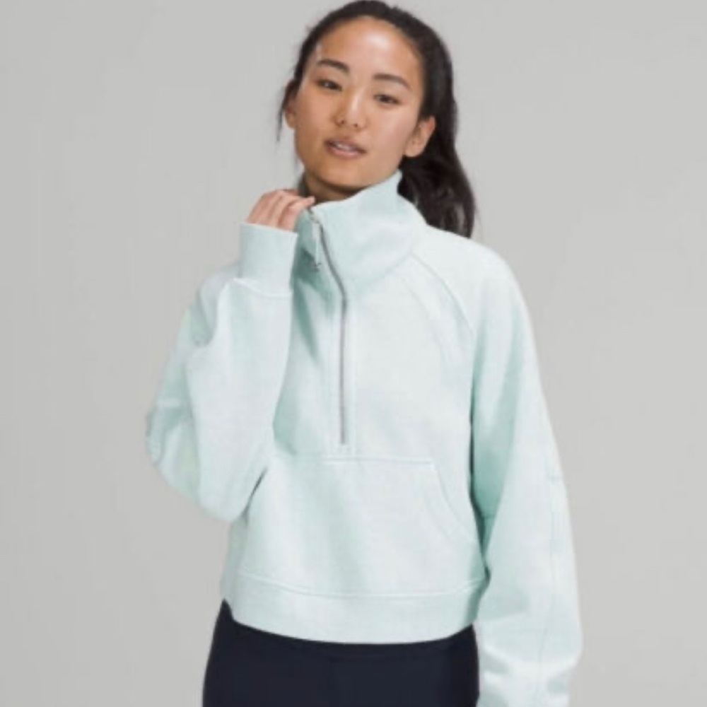Lululemon cropped Scuba